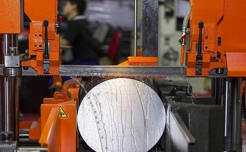 双清立式金属带锯床切削出现跑带故障解决方法！